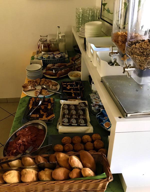 Hotel Vienna سينِغاليا المظهر الخارجي الصورة