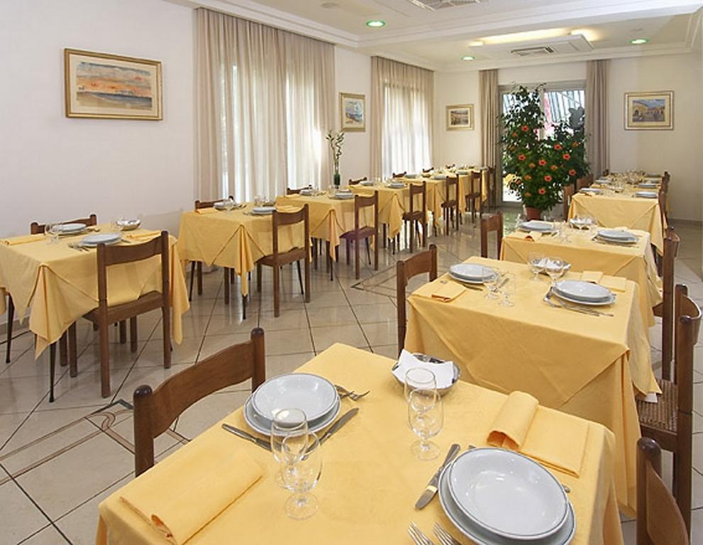 Hotel Vienna سينِغاليا المظهر الخارجي الصورة